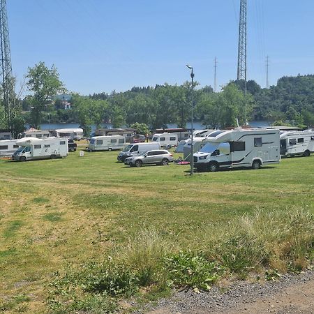 Orlická přehrada Chata Malá Kožlí u Orlíka Esterno foto