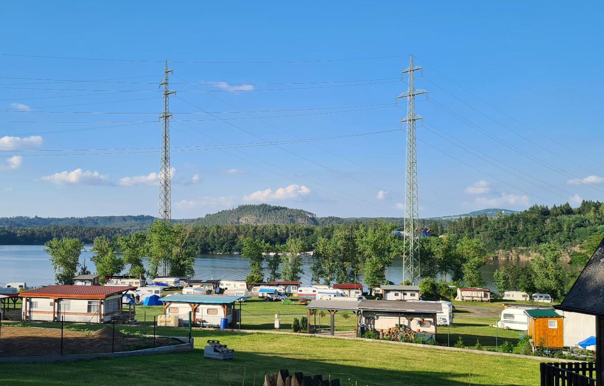 Orlická přehrada Chata Malá Kožlí u Orlíka Esterno foto